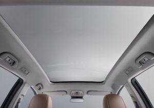 BDY Võ Văn Kiệt - Tận hưởng vẻ đẹp của thiên nhiên ngoài trời cùng BDY M6 với cửa sổ trời toàn cảnh.