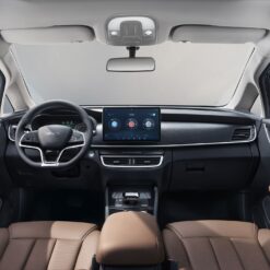 BYD Võ Văn Kiệt - Nội thất BYD M6 kết hợp giữa yếu tố thẩm mỹ và kỹ thuật đầy khéo léo, nâng tầm không gian bên trong xe lên một đẳng cấp mới của sự sang trọng và tinh tế.