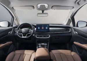 BYD Võ Văn Kiệt - Nội thất BYD M6 kết hợp giữa yếu tố thẩm mỹ và kỹ thuật đầy khéo léo, nâng tầm không gian bên trong xe lên một đẳng cấp mới của sự sang trọng và tinh tế.