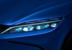 BYD Võ Văn Kiệt - Đèn LED của BYD Han EV pha & đèn hậu, với chùm sáng rộng giúp cải thiện tầm nhìn ban đêm.