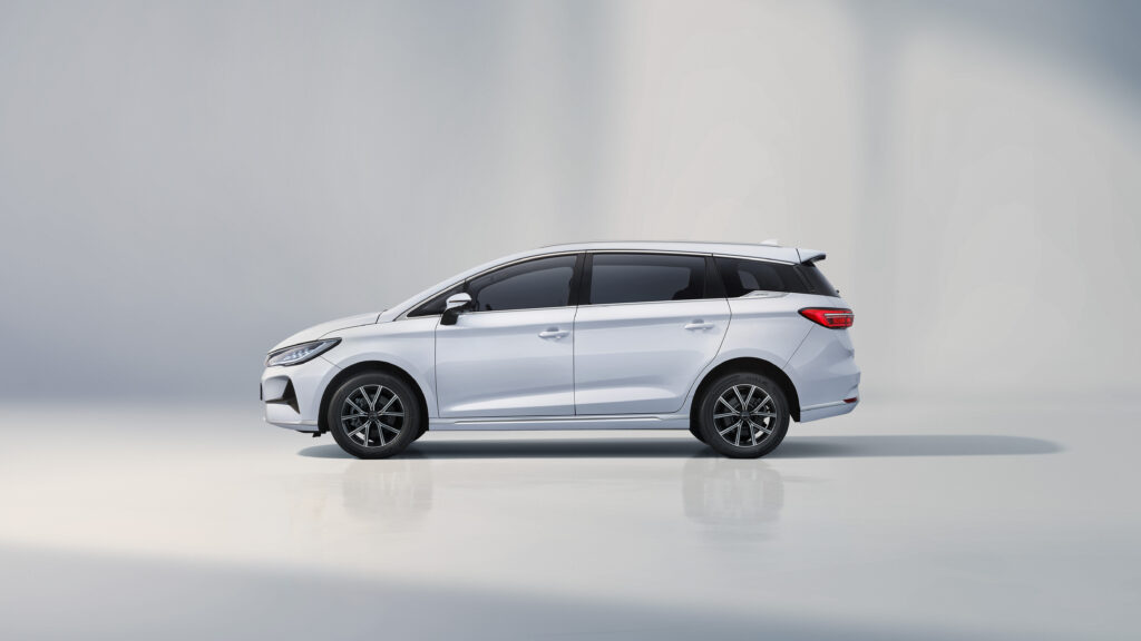 BYD Võ Văn Kiệt - BDY M6 mang thiết kế độc đáo kết hợp hiệu quả với sự thanh lịch