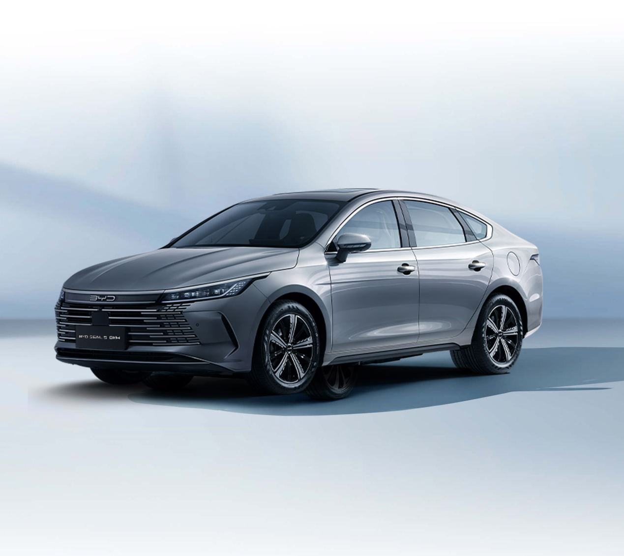 Ngoại hình BYD Seal 5 gọn gàng với ca-lăng tràn viền, đèn LED sắc sảo - BYD Bõ Văn Kiệt