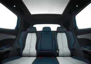 BDY Võ Văn Kiệt - BYD Atto 3 ghế sau rộng rãi, tiện nghi, cửa sổ trởi toàn cảnh