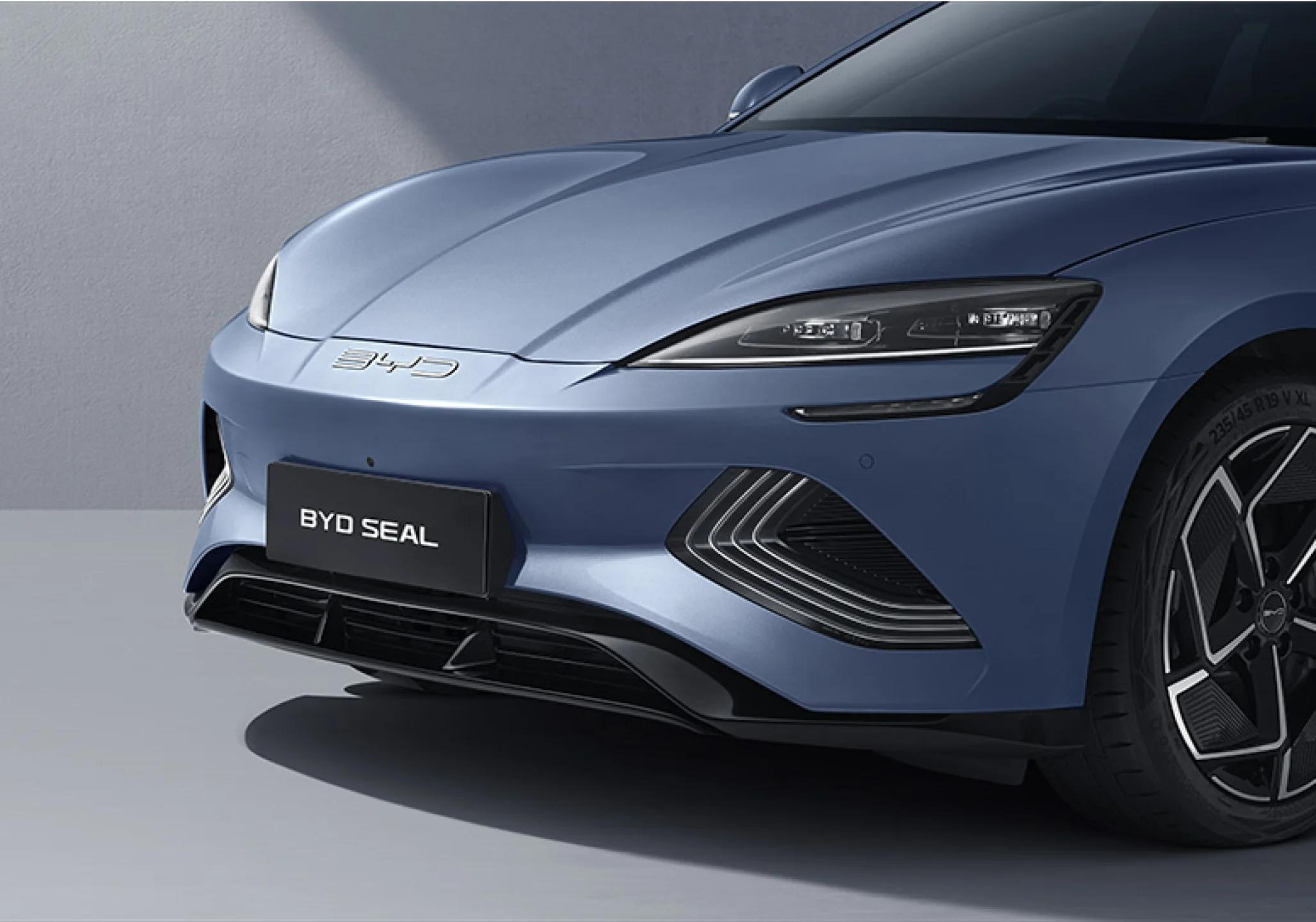 BYD Võ Văn Kiệt = BYD Seal sở hữu cụm đèn pha LED pha lê hình chữ U độc đáo
