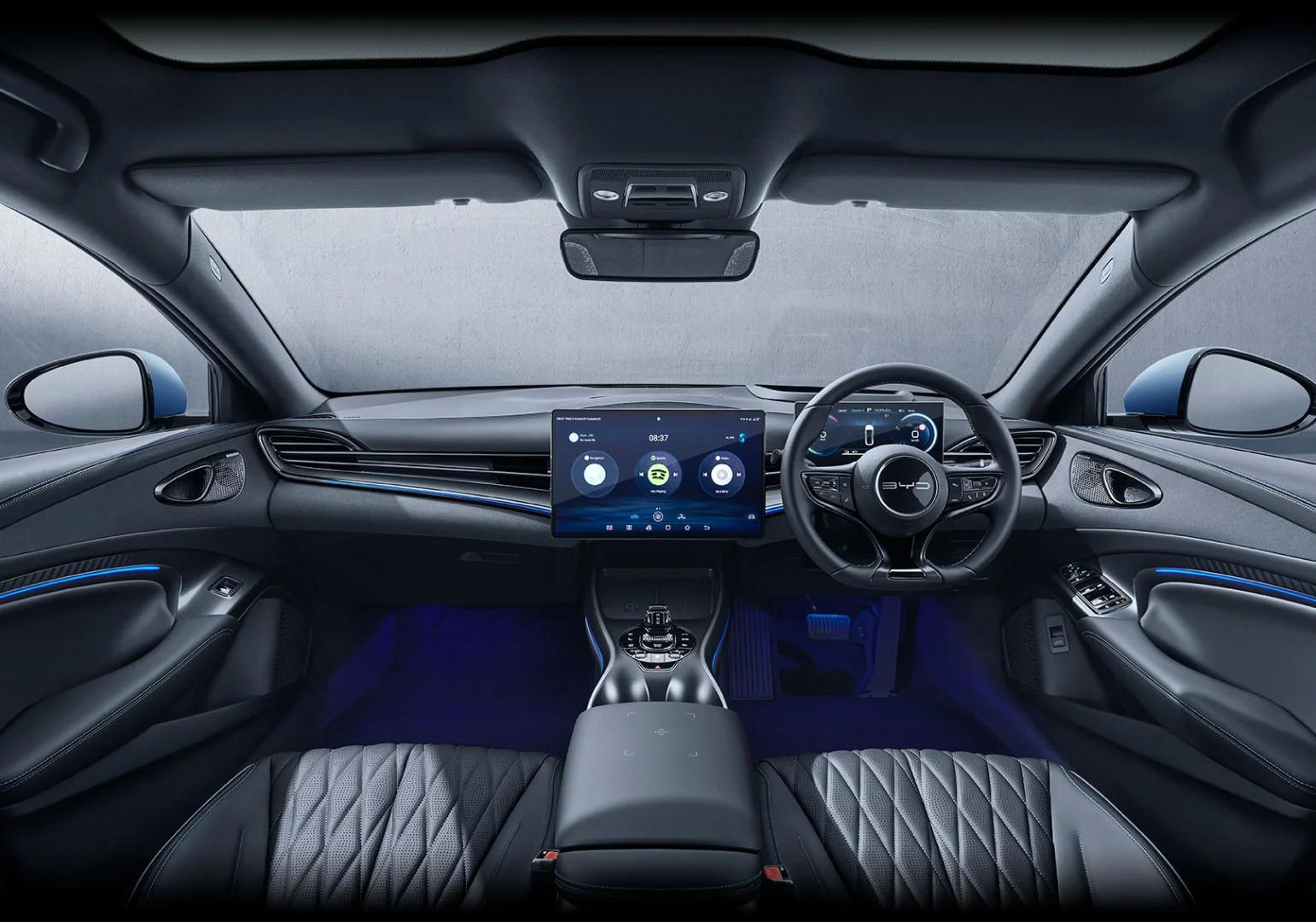 BYD Võ Văn Kiệt - Khoang cabin BYD Seal rộng rãi cho 5 chỗ, ghế thể thao công thái học chỉnh điện, sưởi ấm.