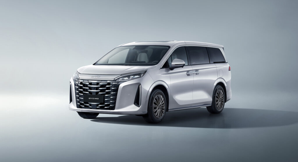 BYD M9 Kích thước tổng thể: 5.145 × 1.970 × 1.805 mm, chiều dài cơ sở 3.045 mm — không gian rộng rãi bậc nhất phân khúc MPV_BYD Võ Văn Kiệt