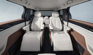 BYD M9 Linh hoạt sử dụng: không gian cabin dễ tùy biến — phù hợp cho gia đình đông người, nhu cầu đi lại thường xuyên, hoặc dịch vụ đưa đón/hạng sang_BYD Võ Văn Kiệt 